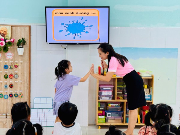 Làm quen tốt tiếng Anh từ mầm non, đưa tiếng Anh thành ngôn ngữ thứ hai Làm quen tốt tiếng Anh từ mầm non, đưa tiếng Anh thành ngôn ngữ thứ hai