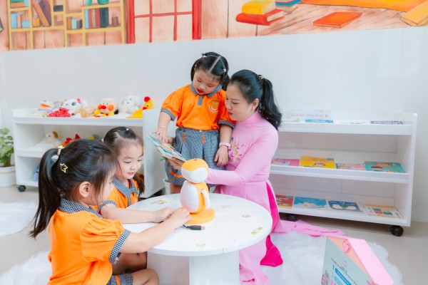 Làm quen tốt tiếng Anh từ mầm non, đưa tiếng Anh thành ngôn ngữ thứ hai Làm quen tốt tiếng Anh từ mầm non, đưa tiếng Anh thành ngôn ngữ thứ hai