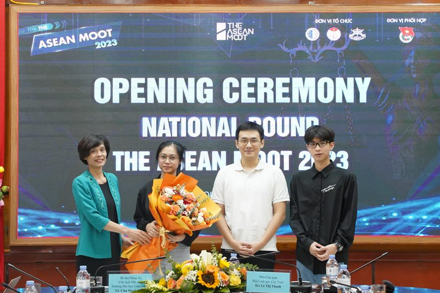 Lần đầu tiên tuyển chọn sinh viên luật đi thi tranh tụng giả định ASEAN