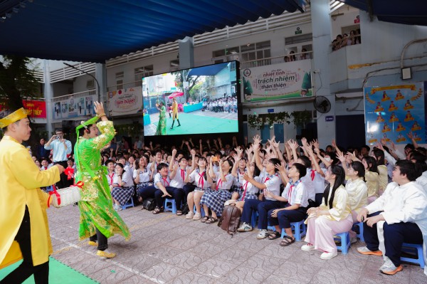 Lễ giỗ tại ngôi trường mang tên Quốc tổ Hùng Vương
