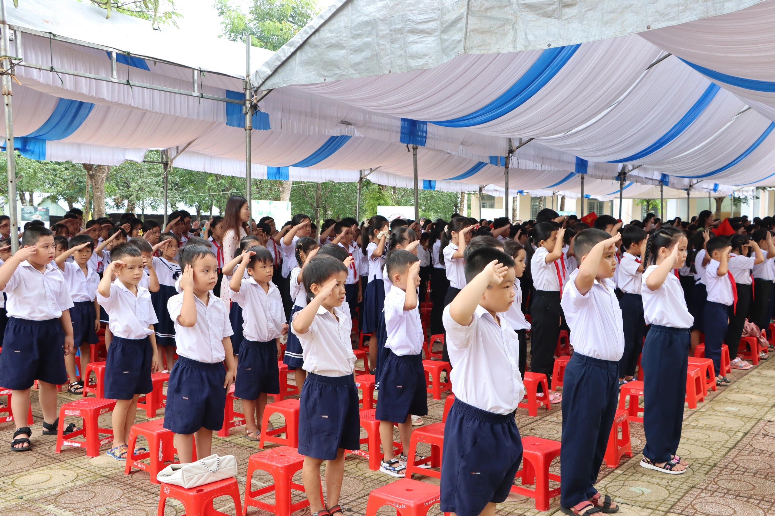 Lễ khai giảng không tiếng vỗ tay, nơi 2 học sinh tử vong do đuối nước