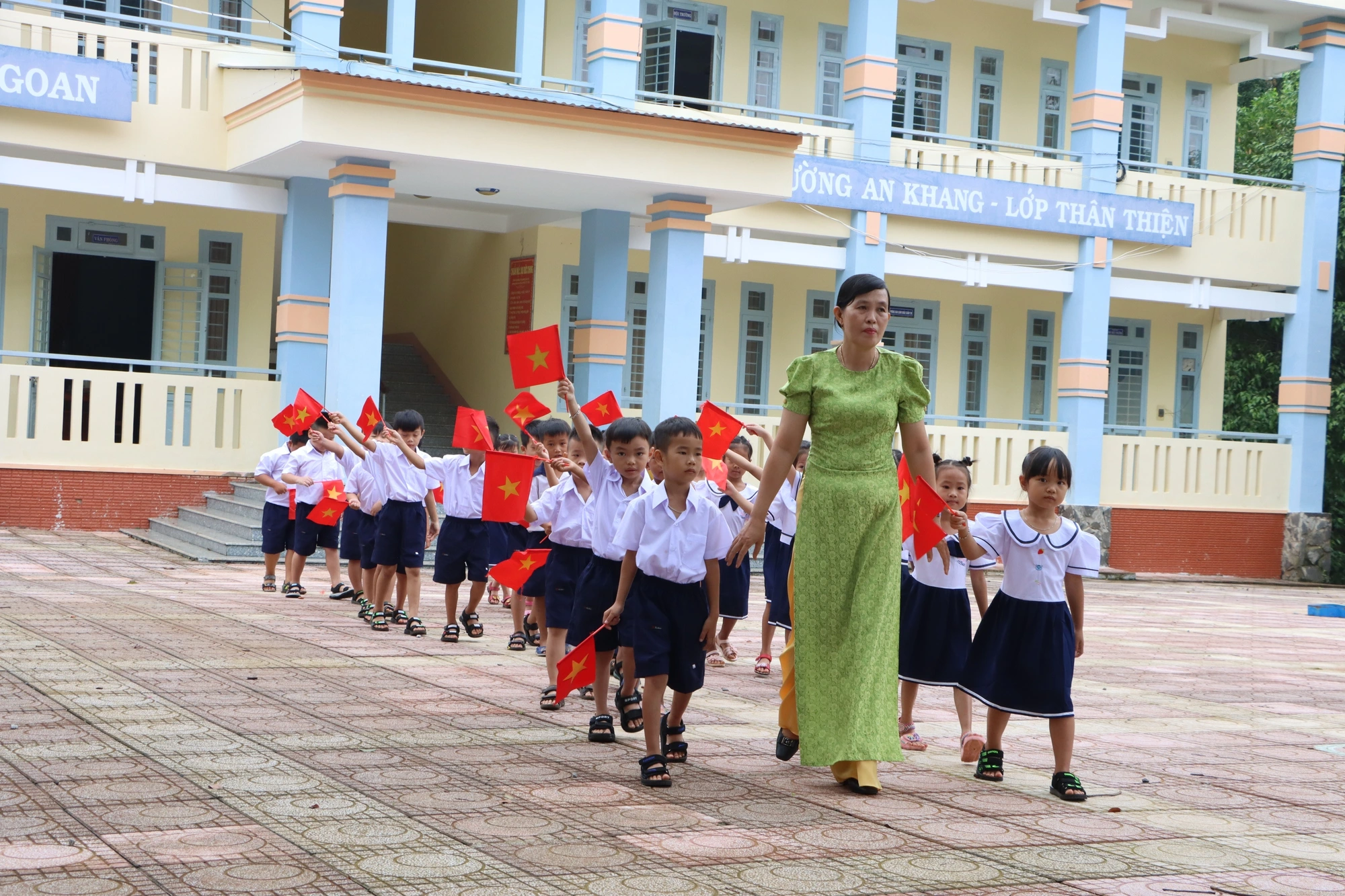 Lễ khai giảng không tiếng vỗ tay, nơi 2 học sinh tử vong do đuối nước