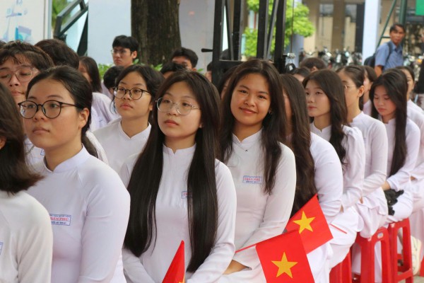 Lịch thi tốt nghiệp sớm, tổ hợp thay đổi: Học sinh loay hoay trước mùa tuyển sinh