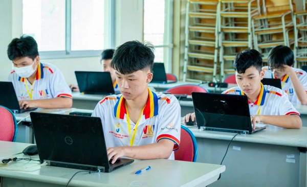 Lộ diện các quán quân Olympic tin học miền Trung - Tây nguyên Lộ diện các quán quân Olympic tin học miền Trung - Tây nguyên