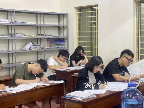 'Lo từ A đến Z' cho sĩ tử thi tốt nghiệp THPT 'Lo từ A đến Z' cho sĩ tử thi tốt nghiệp THPT