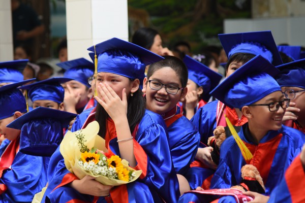 Lứa học sinh vào lớp 1 đúng đại dịch Covid-19 nay đã hoàn thành tiểu học