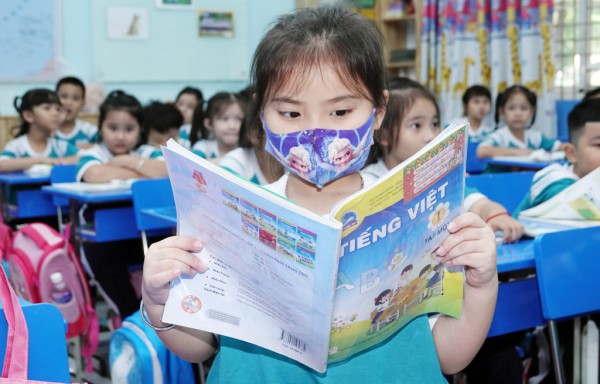 Lúng túng xã hội hóa sách giáo khoa, giáo viên thiếu khắp nơi do đâu?