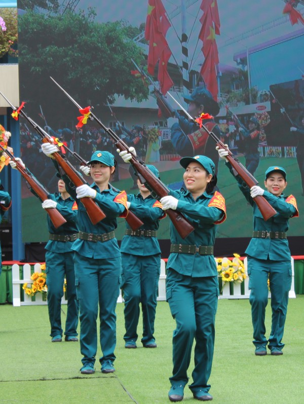 Mầm non TP.HCM đồng diễn từ các điểm cầu với cờ đỏ sao vàng rực rỡ