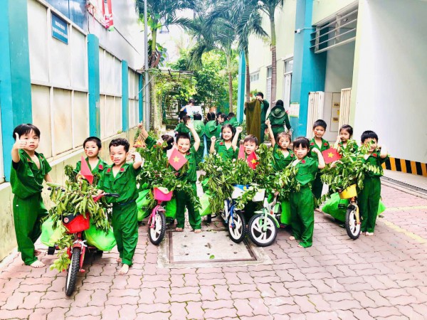 Mầm non TP.HCM đồng diễn từ các điểm cầu với cờ đỏ sao vàng rực rỡ