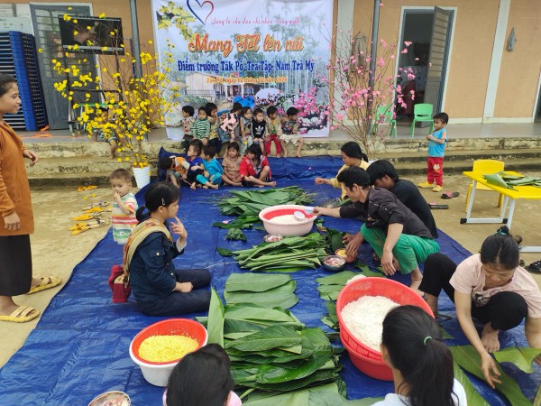 Mang tết sớm đến học trò vùng cao