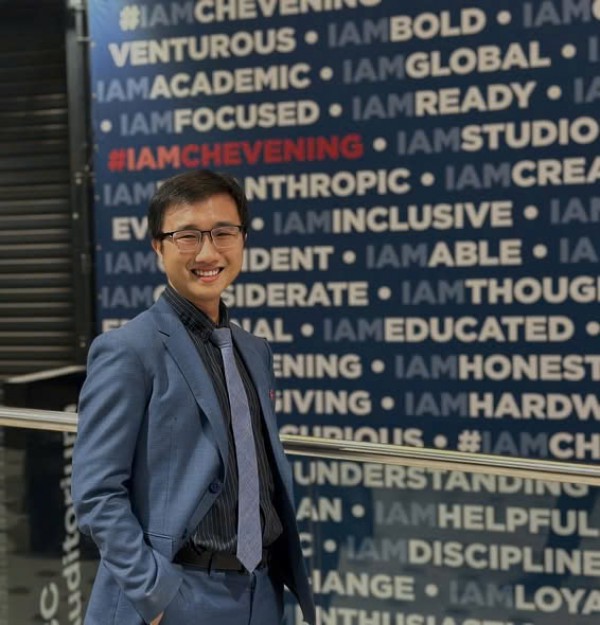 Mang theo bóng hình, ước mơ của cha bước ra thế giới