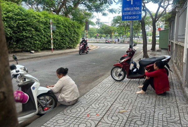 Mẹ học hết lớp 8 mong con đậu đại học ngành trí tuệ nhân tạo