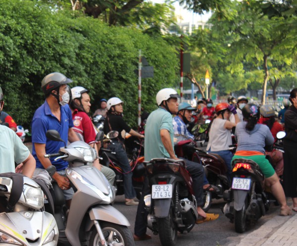 Mẹ học hết lớp 8 mong con đậu đại học ngành trí tuệ nhân tạo