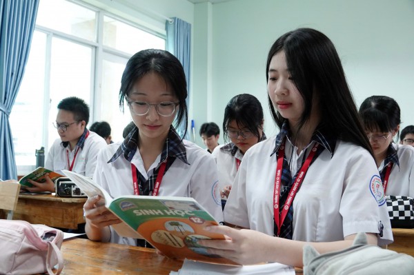Miễn phí sách giáo khoa: Không nhất thiết áp dụng đại trà cho tất cả học sinh