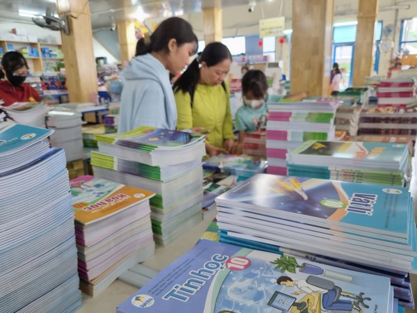 Miễn phí sách giáo khoa nhưng phải hiệu quả và tiết kiệm