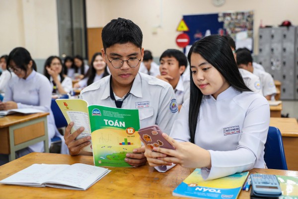 Miễn phí sách giáo khoa từ năm học 2029 - 2030: Cần hơn 4.000 tỉ đồng