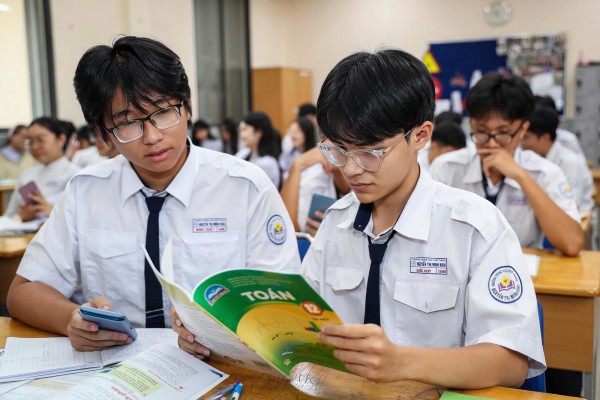 Miễn phí sách giáo khoa từ năm học 2029 - 2030: Cần hơn 4.000 tỉ đồng