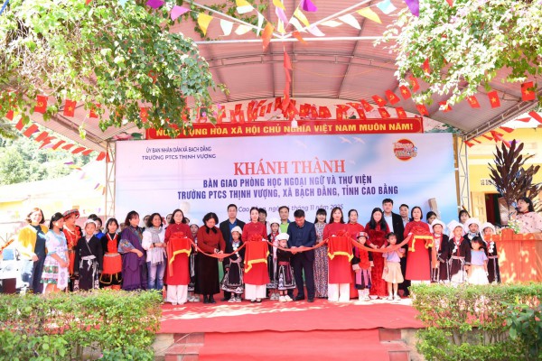 Món quà 800 triệu đồng tặng ngôi trường Thịnh Vượng