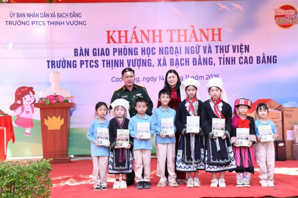 Món quà 800 triệu đồng tặng ngôi trường Thịnh Vượng