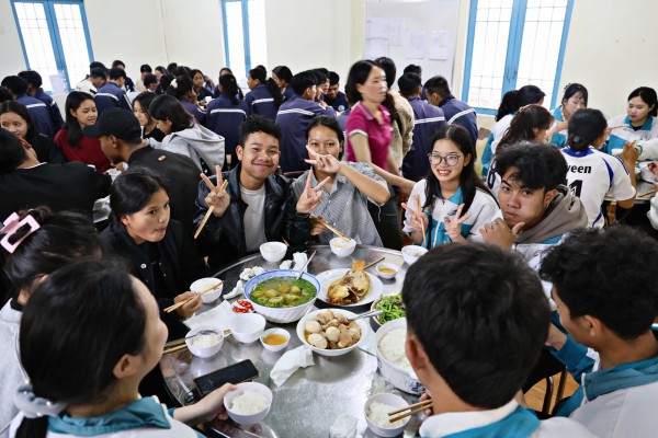 Một điểm thi ở Lâm Đồng phục vụ thí sinh ăn ngày 3 bữa