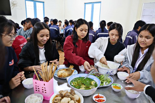 Một điểm thi ở Lâm Đồng phục vụ thí sinh ăn ngày 3 bữa