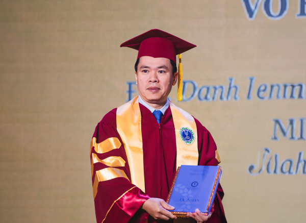 Một giáo sư Việt Nam được trao Huân chương Cành cọ Hàn lâm của Pháp