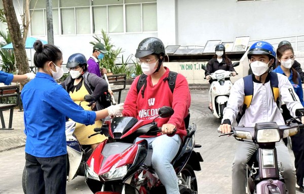 Một trường ĐH cho sinh viên nghỉ lễ 7 ngày, học trực tuyến một tuần sau lễ