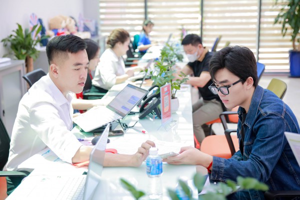 Một trường ĐH giảm điểm sàn xét tuyển từ 1-4 điểm so với năm trước Một trường ĐH giảm điểm sàn xét tuyển từ 1-4 điểm so với năm trước