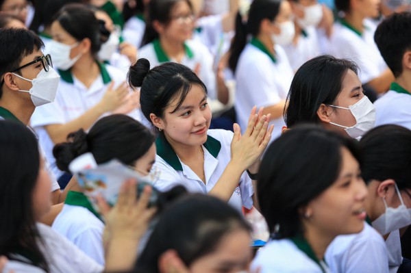 Muốn học ngành yêu thích nhưng điểm chuẩn quá cao, phải làm sao?