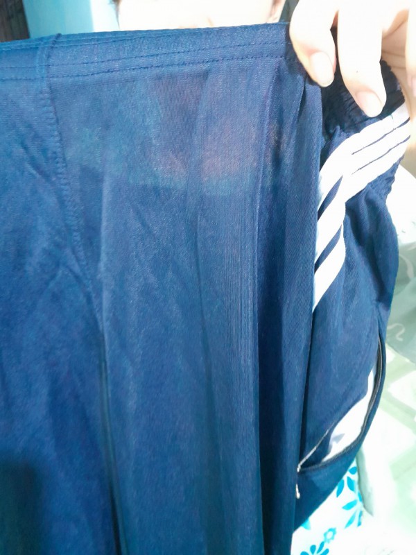 Năm học mới: Phụ huynh bức xúc với những bộ đồng phục thể dục Năm học mới: Phụ huynh bức xúc với những bộ đồng phục thể dục