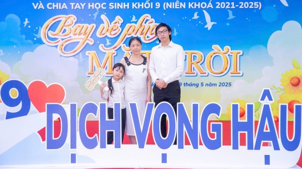 Nam sinh mang em đi thi vào lớp 10 đã đỗ trường top đầu Nam sinh mang em đi thi vào lớp 10 đã đỗ trường top đầu