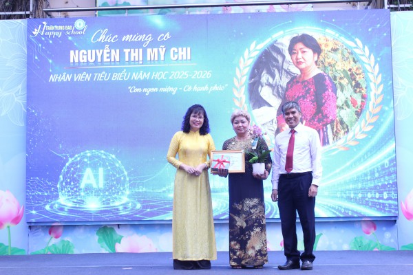 Ngày tổng kết năm học, câu chuyện xúc động ở sân trường Ngày tổng kết năm học, câu chuyện xúc động ở sân trường