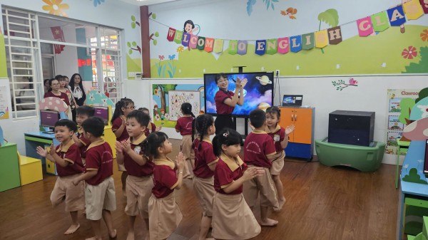 Nghề giáo viên mầm non ngày càng đòi hỏi cao
