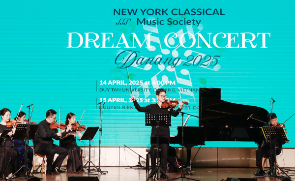 Nghệ sĩ Hàn trong Hiệp hội Âm nhạc Cổ điển New York trình diễn tại ĐH Duy Tân