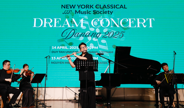 Nghệ sĩ Hàn trong Hiệp hội Âm nhạc Cổ điển New York trình diễn tại ĐH Duy Tân