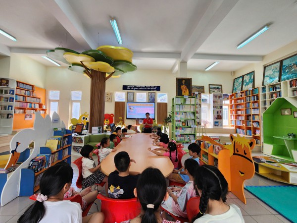 Nghỉ hè ở TP.HCM: Học miễn phí nhảy hiện đại, kỹ năng sống trong trường