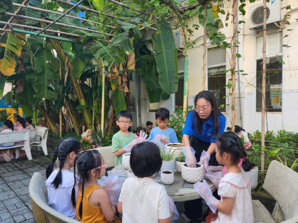Nghỉ hè ở TP.HCM: Học miễn phí nhảy hiện đại, kỹ năng sống trong trường