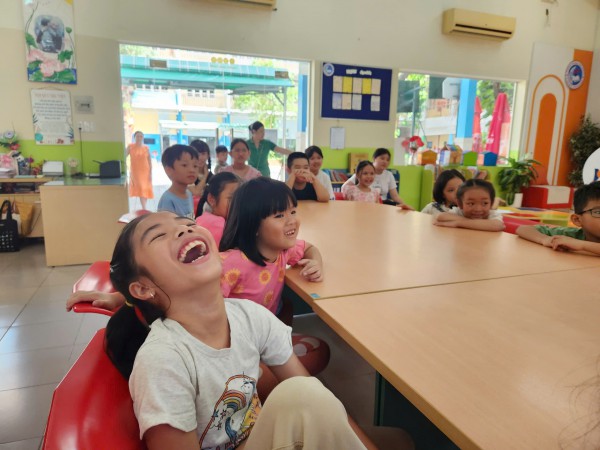 Nghỉ hè ở TP.HCM: Học miễn phí nhảy hiện đại, kỹ năng sống trong trường