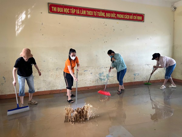 Nghỉ học kéo dài vì bão lũ, học bù ra sao? Nghỉ học kéo dài vì bão lũ, học bù ra sao?