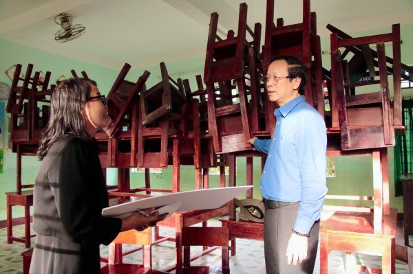 Nghỉ học kéo dài vì bão lũ, học bù ra sao? Nghỉ học kéo dài vì bão lũ, học bù ra sao?