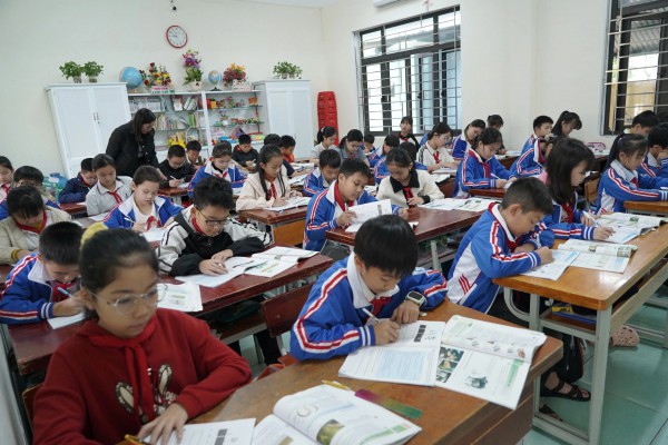 Nghịch lý thiếu giáo viên nhưng vẫn phải 'tinh giản'