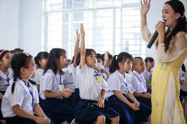 Nghịch lý tuyển giáo viên TP.HCM: Vừa trúng chỗ này, nghỉ ngay nơi khác Nghịch lý tuyển giáo viên TP.HCM: Vừa trúng chỗ này, nghỉ ngay nơi khác