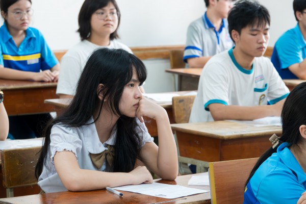 Ngoài tốt nghiệp THPT, nhiều thí sinh lớp 12 có 3-4 kỳ thi khác để vào ĐH Ngoài tốt nghiệp THPT, nhiều thí sinh lớp 12 có 3-4 kỳ thi khác để vào ĐH