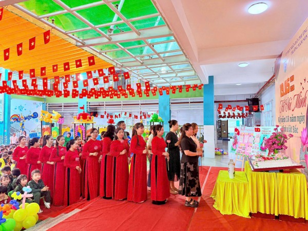Ngôi trường mang tên ngày sinh Bác Hồ làm điều ý nghĩa Ngôi trường mang tên ngày sinh Bác Hồ làm điều ý nghĩa