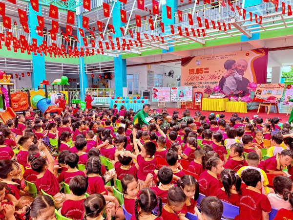 Ngôi trường mang tên ngày sinh Bác Hồ làm điều ý nghĩa Ngôi trường mang tên ngày sinh Bác Hồ làm điều ý nghĩa
