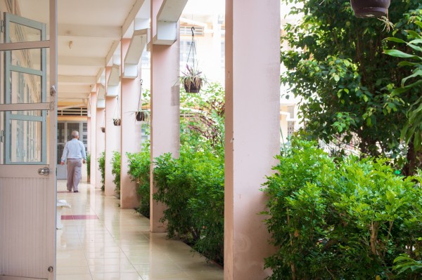 Ngôi trường xinh đẹp miền Tây và mối lương duyên 7 năm Ngôi trường xinh đẹp miền Tây và mối lương duyên 7 năm