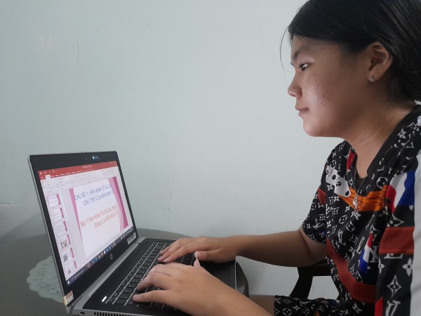 Nguy cơ học sinh không hiểu bài khi chỉ nghe bạn thuyết trình