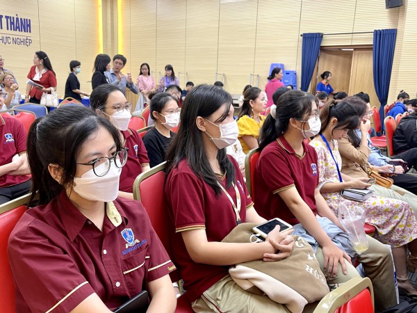 Nguyên Chủ tịch Hội Toán học VN: 