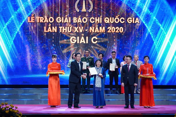 Nhà báo và nhà khoa học cùng kiến tạo liêm chính khoa học