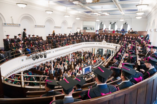 Nhiều học bổng chính phủ ở các nước nói tiếng Anh đang mở đơn